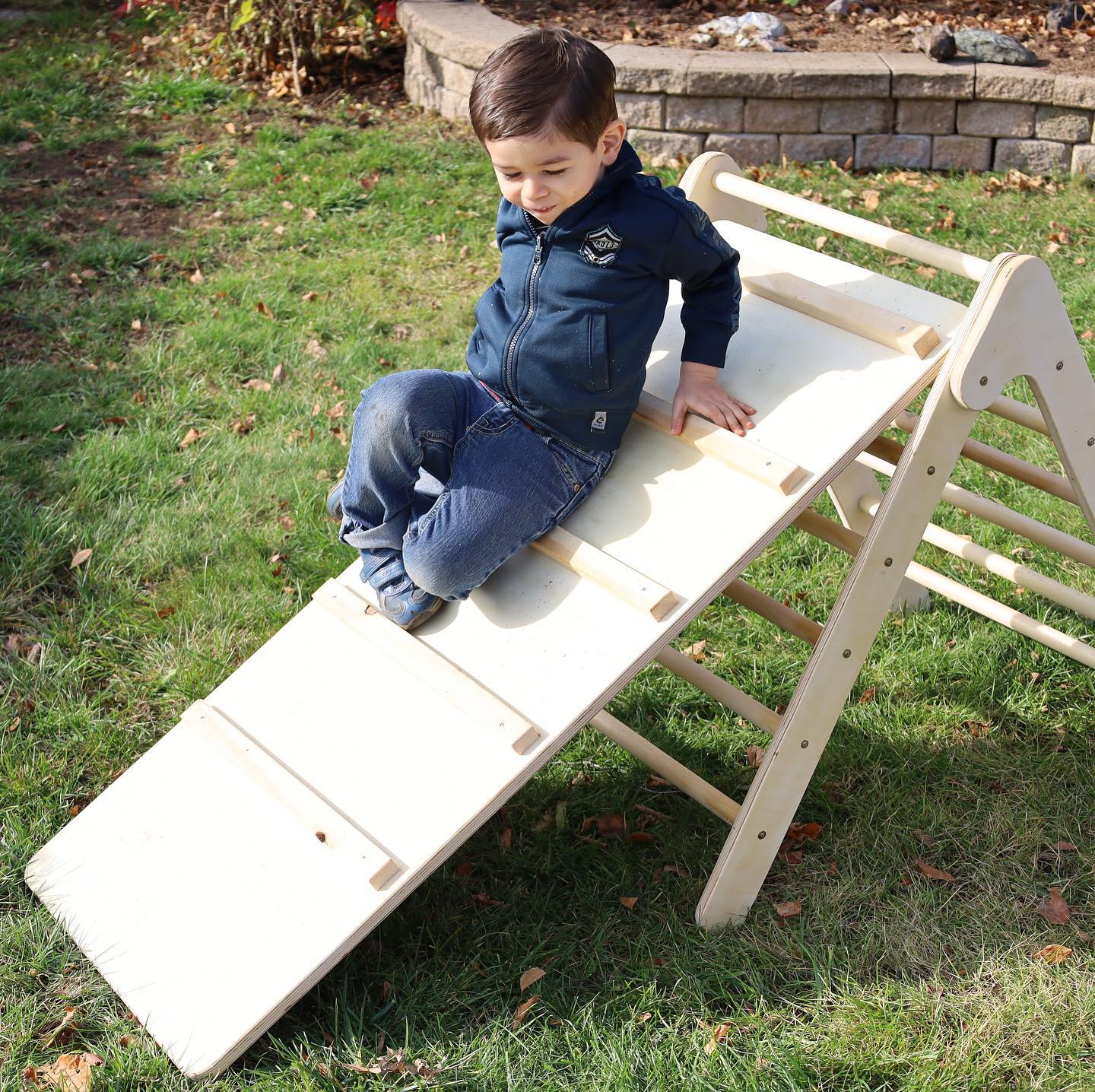 Folding Pikler Triangle & Reversible Ramp with Wooden Rungs – Cogneato Toy Co.